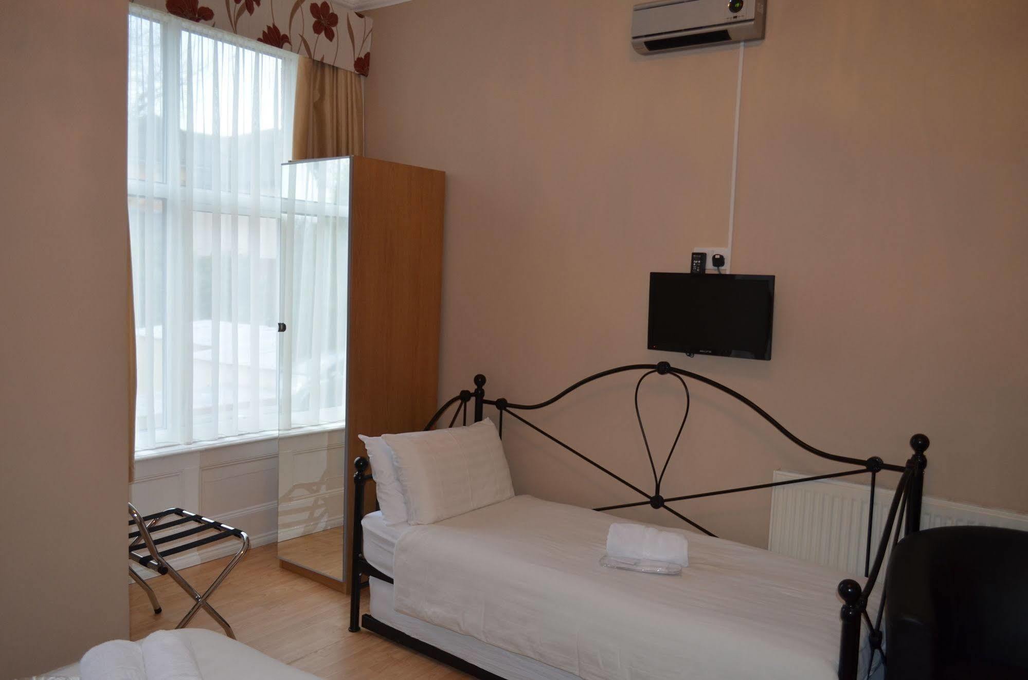 Shirley B & B Μπόρνμουθ Εξωτερικό φωτογραφία