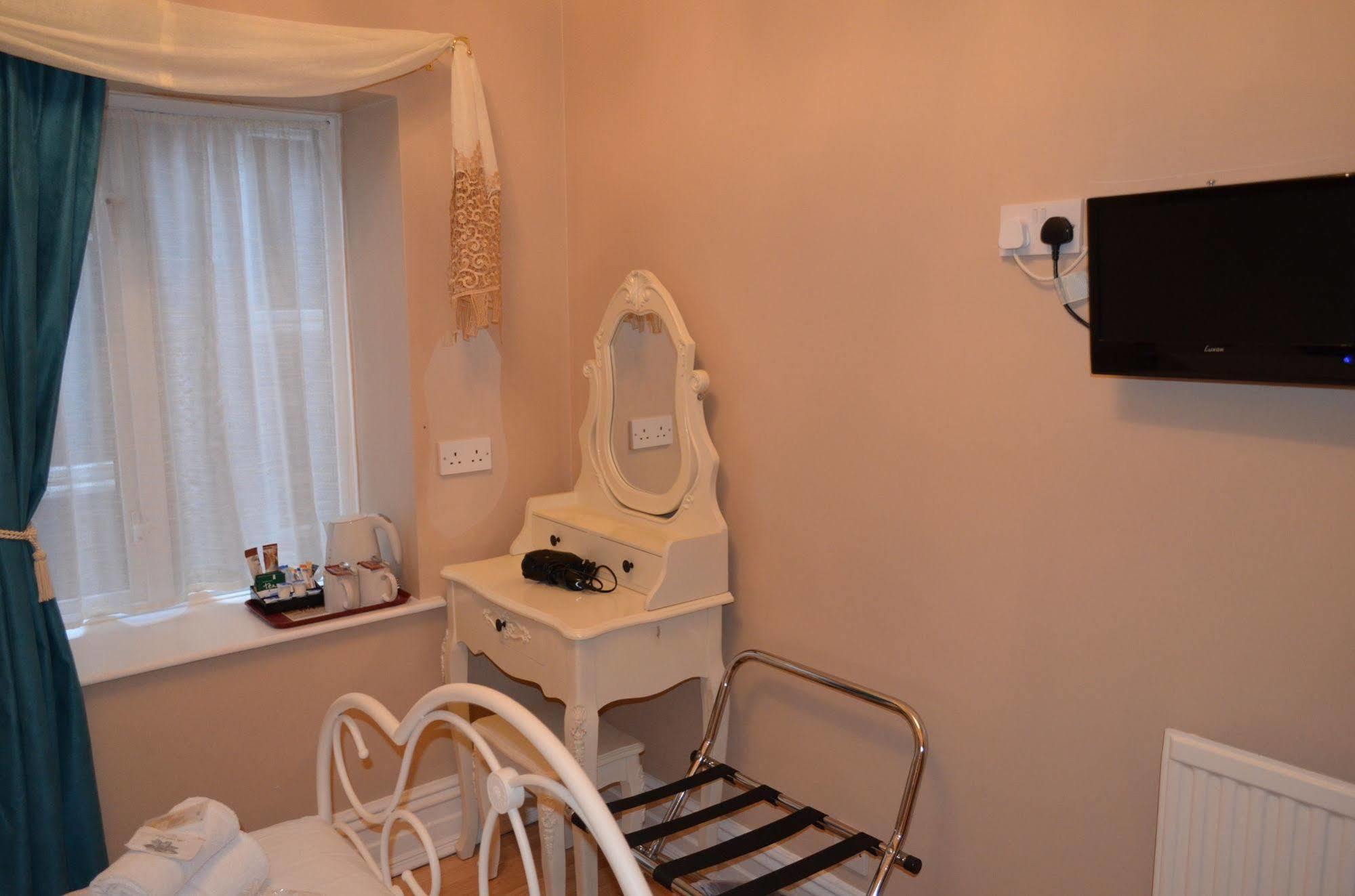 Shirley B & B Μπόρνμουθ Εξωτερικό φωτογραφία